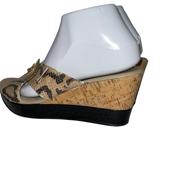 Amalfi by Rangoni Sandals Size 8.5M Black/Tan Snake Pattern Wedge Cork Slip On - Picture 5 of 13